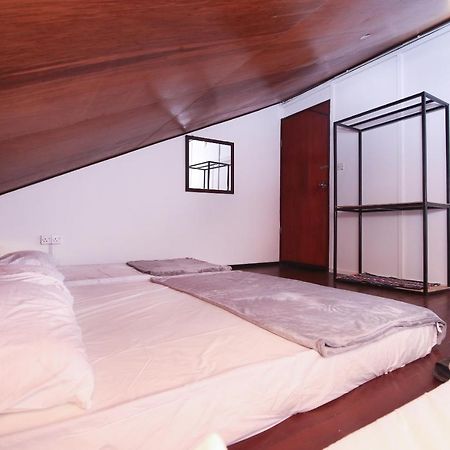 Spot On 90141 Threehouse Bed & Breakfast Kuching Eksteriør billede