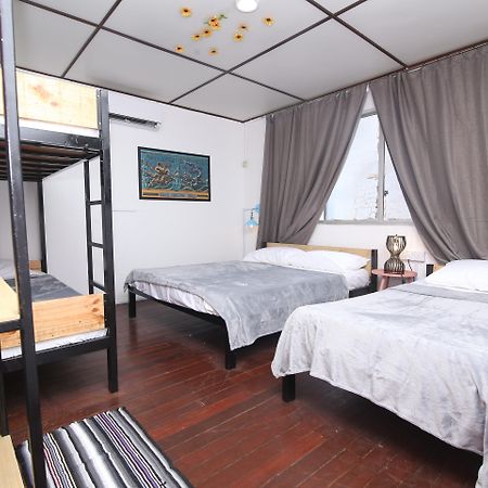 Spot On 90141 Threehouse Bed & Breakfast Kuching Eksteriør billede