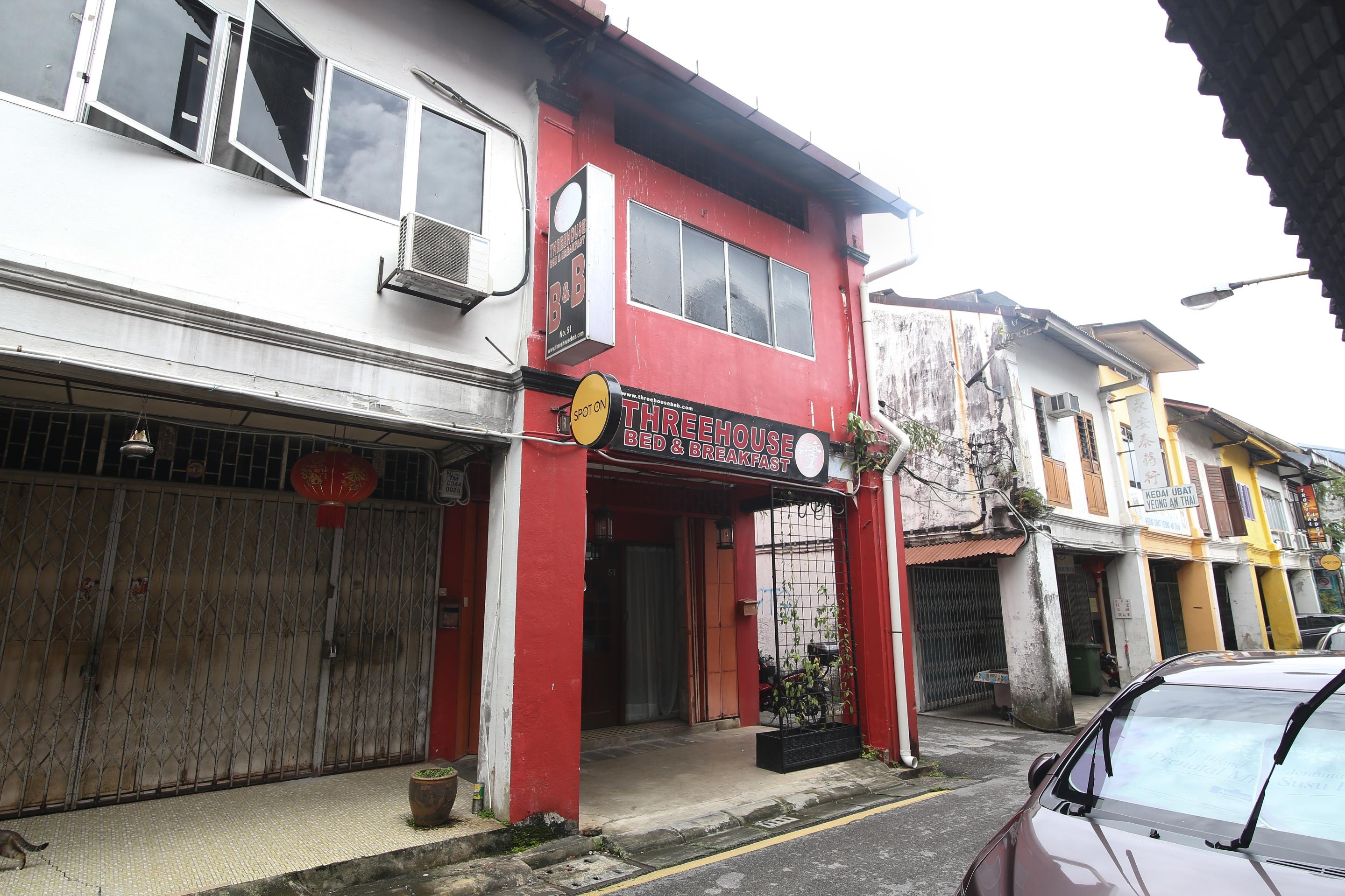 Spot On 90141 Threehouse Bed & Breakfast Kuching Eksteriør billede
